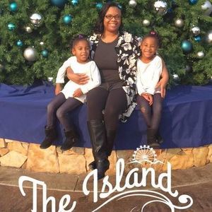 Meet your Posher, Angela